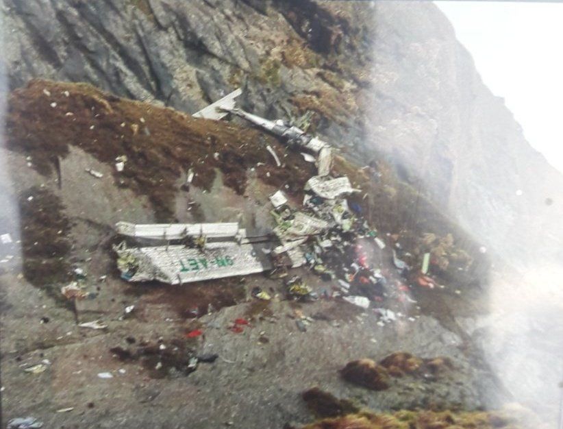 Nepal Himalya Flugzeug 300522