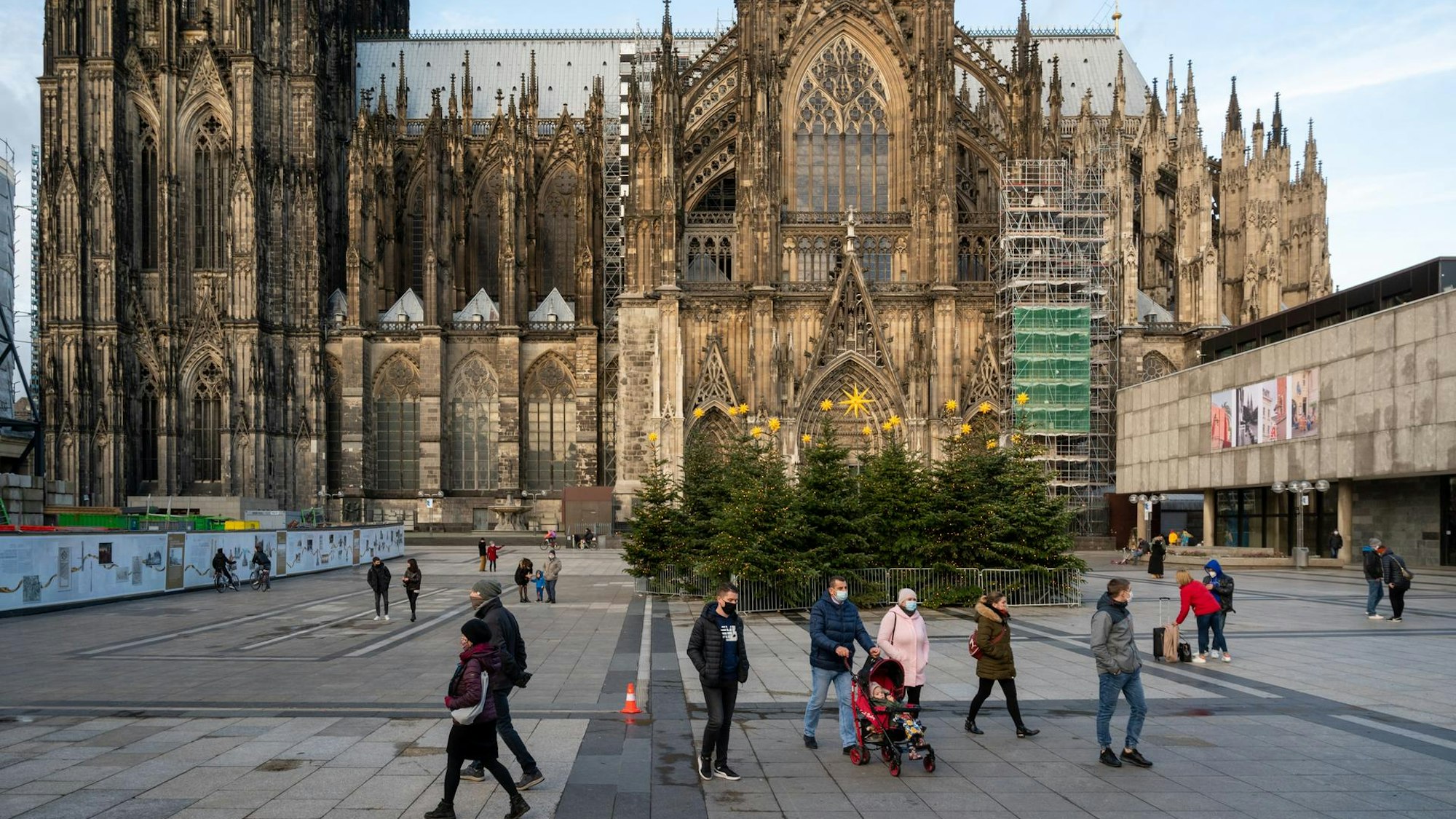 Dom-Geschichten Südfassade