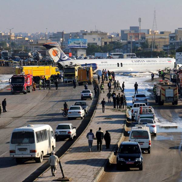 Flugzeug Straße Iran dpa