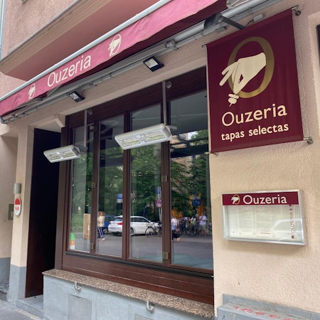 Ouzeria1_Credit-Meyszner