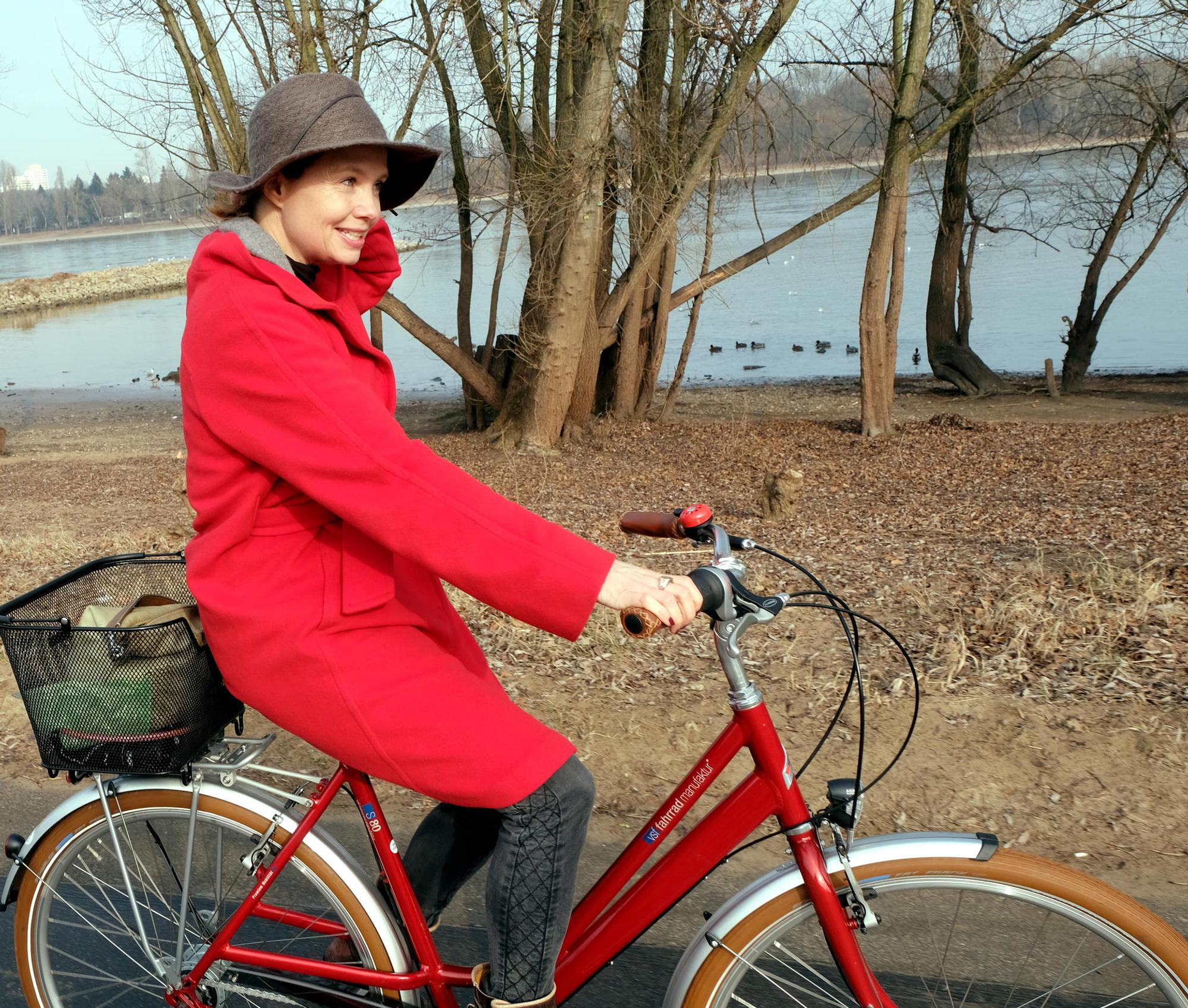Anette Frier auf dem Fahrrad