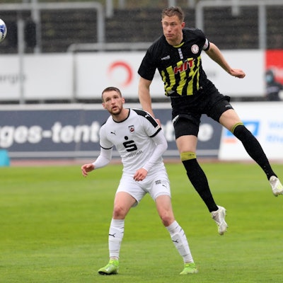 8C2A9DB1-7D95-40B4-AFB0-3E5F9992F7D1