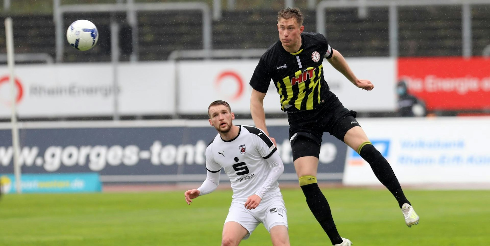 8C2A9DB1-7D95-40B4-AFB0-3E5F9992F7D1