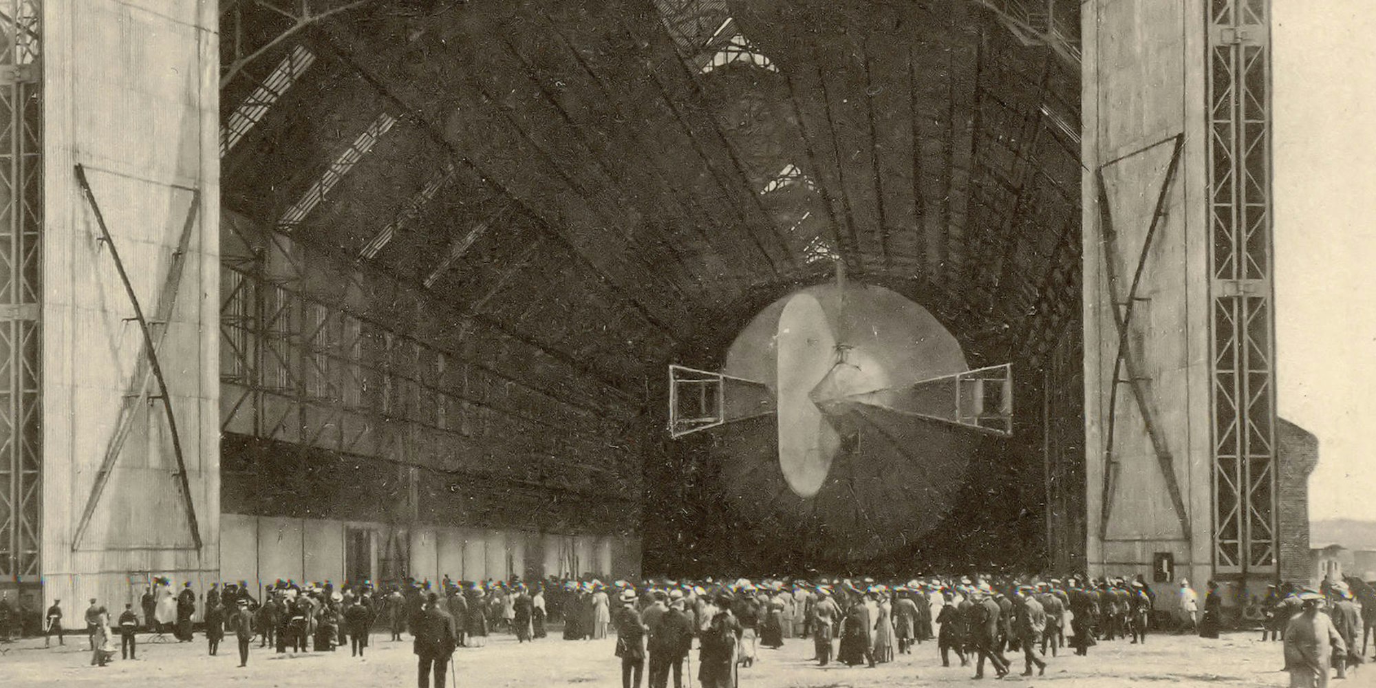 Zeppelin-Garage2