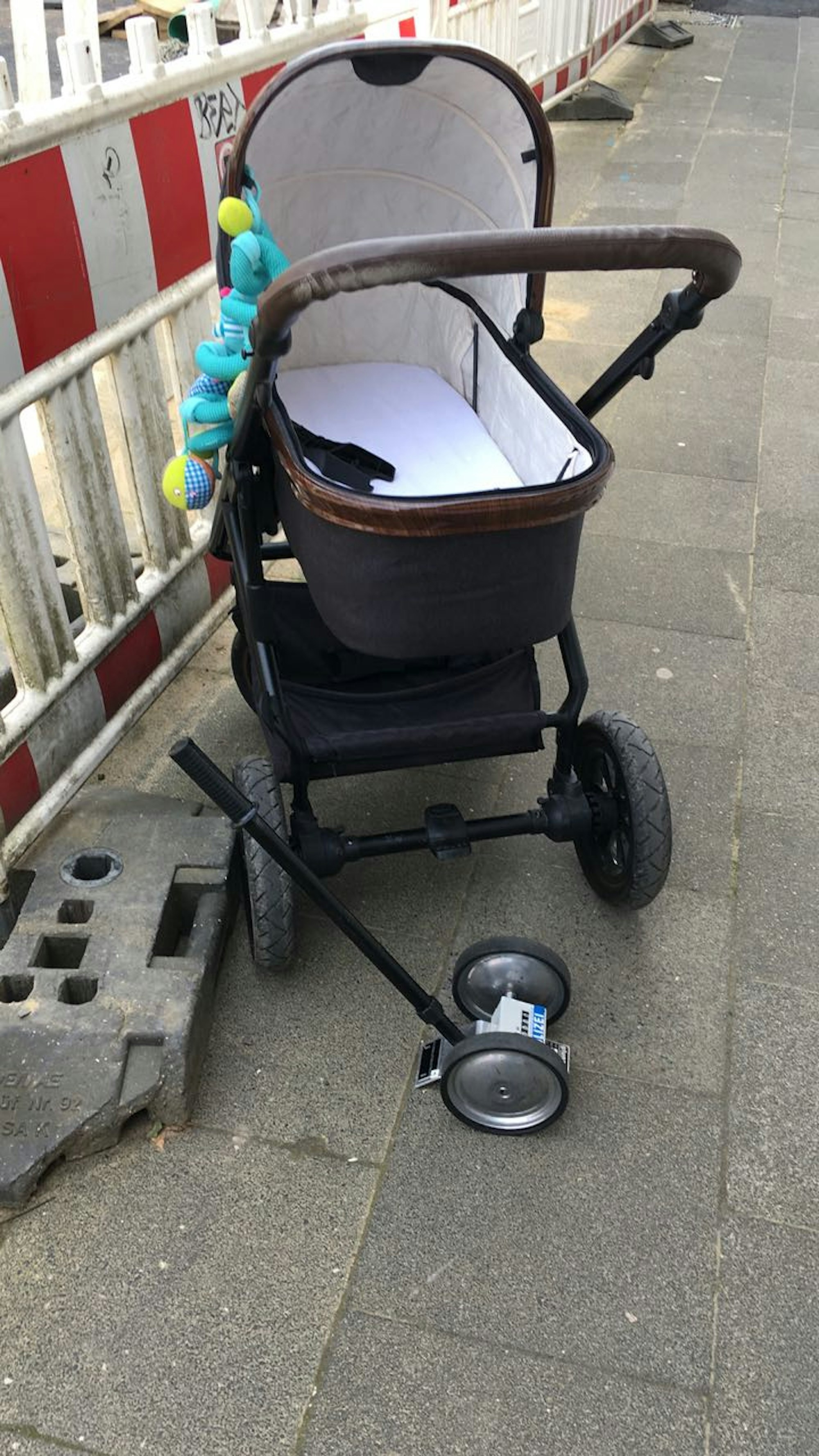 Unfall Frechen Kinderwagen