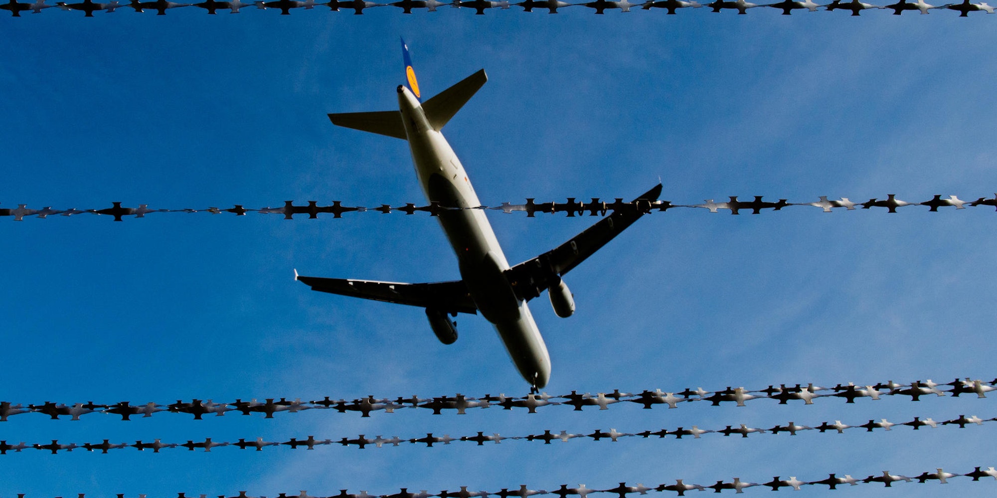 Flugzeug Abschiebung Symbolbild