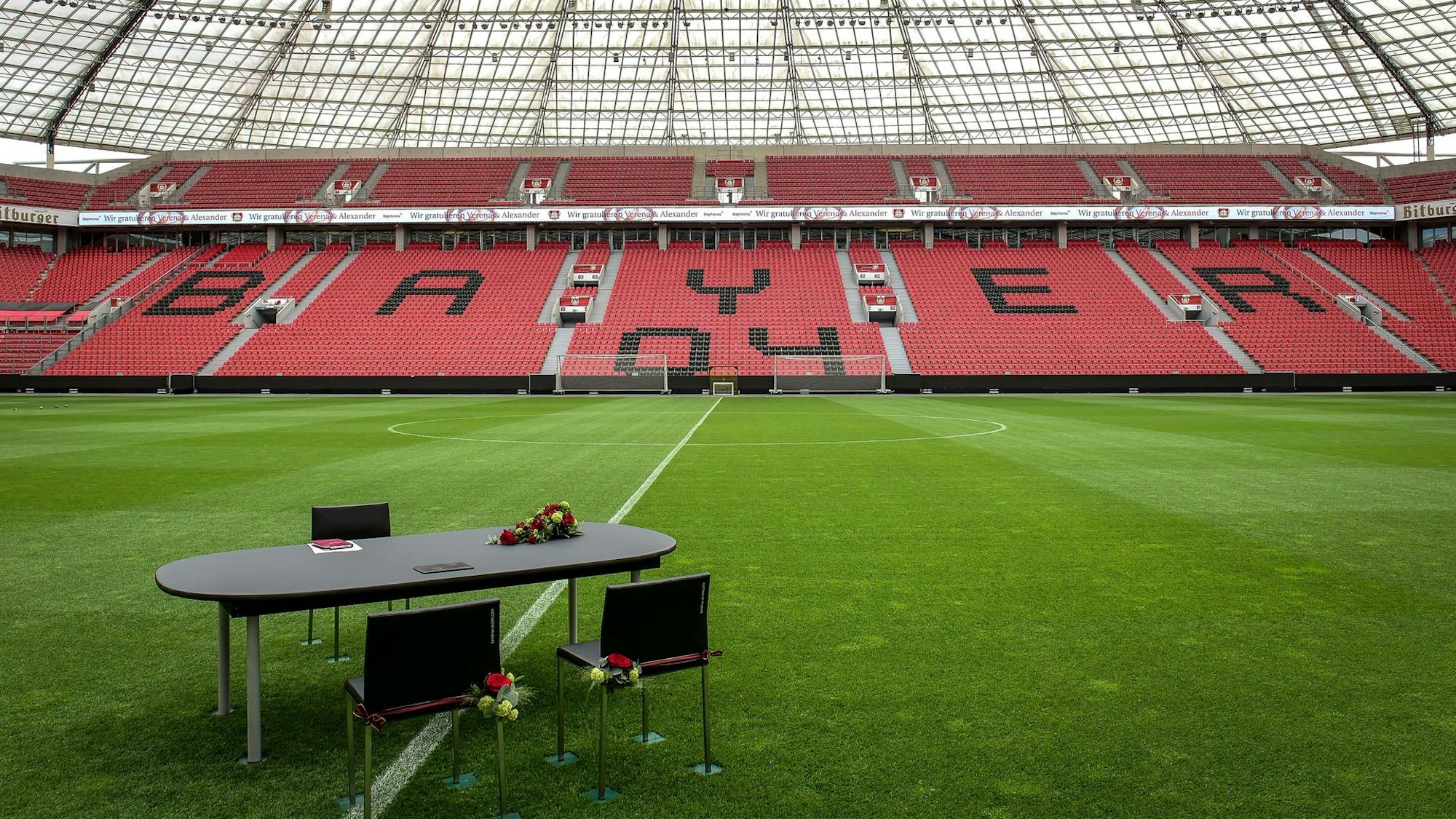 20200430_NB_B04_Stadion_Hochzeit_76741