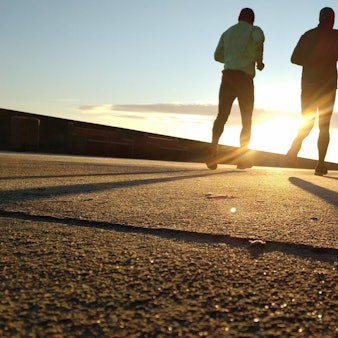 Jogging Winter tomasz-wozniak-484204-unsplash