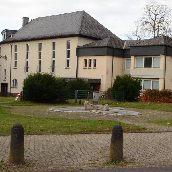 Troisdorf-Gemeindezentrum_(1)