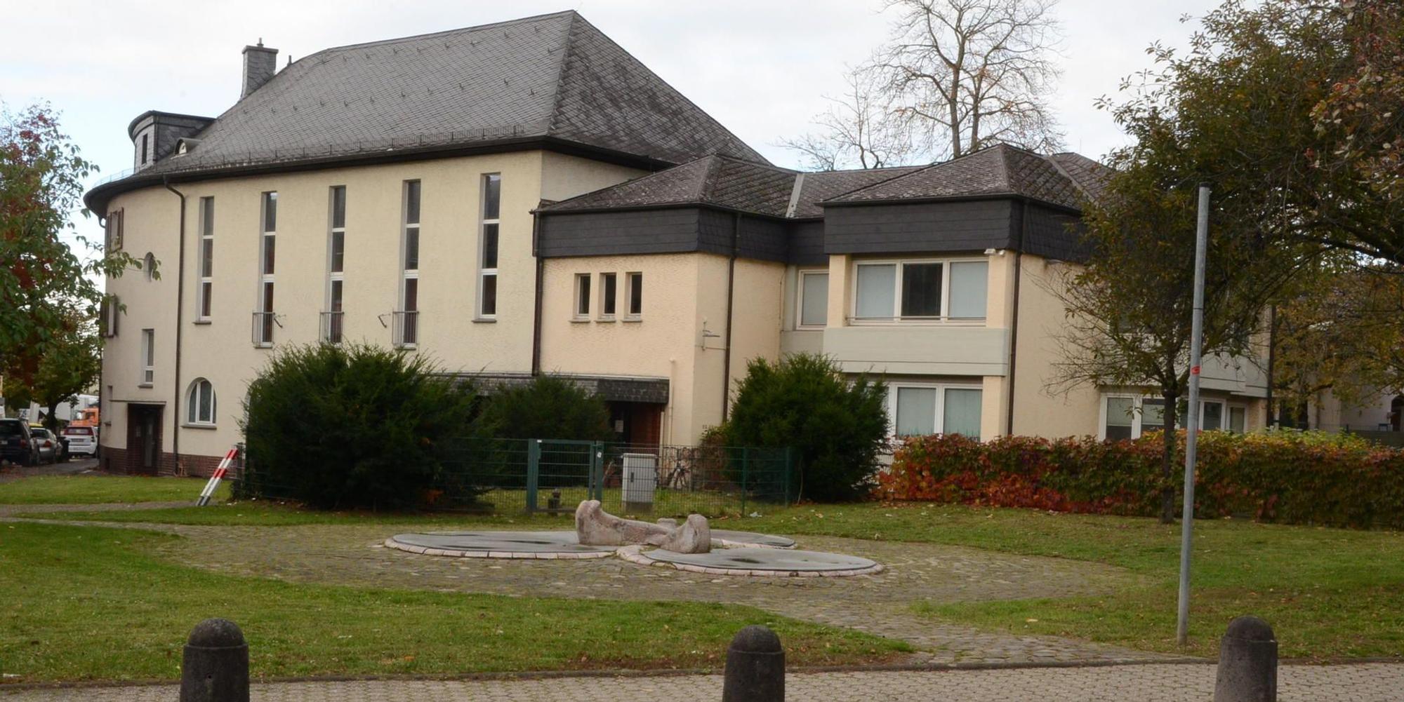 Troisdorf-Gemeindezentrum_(1)