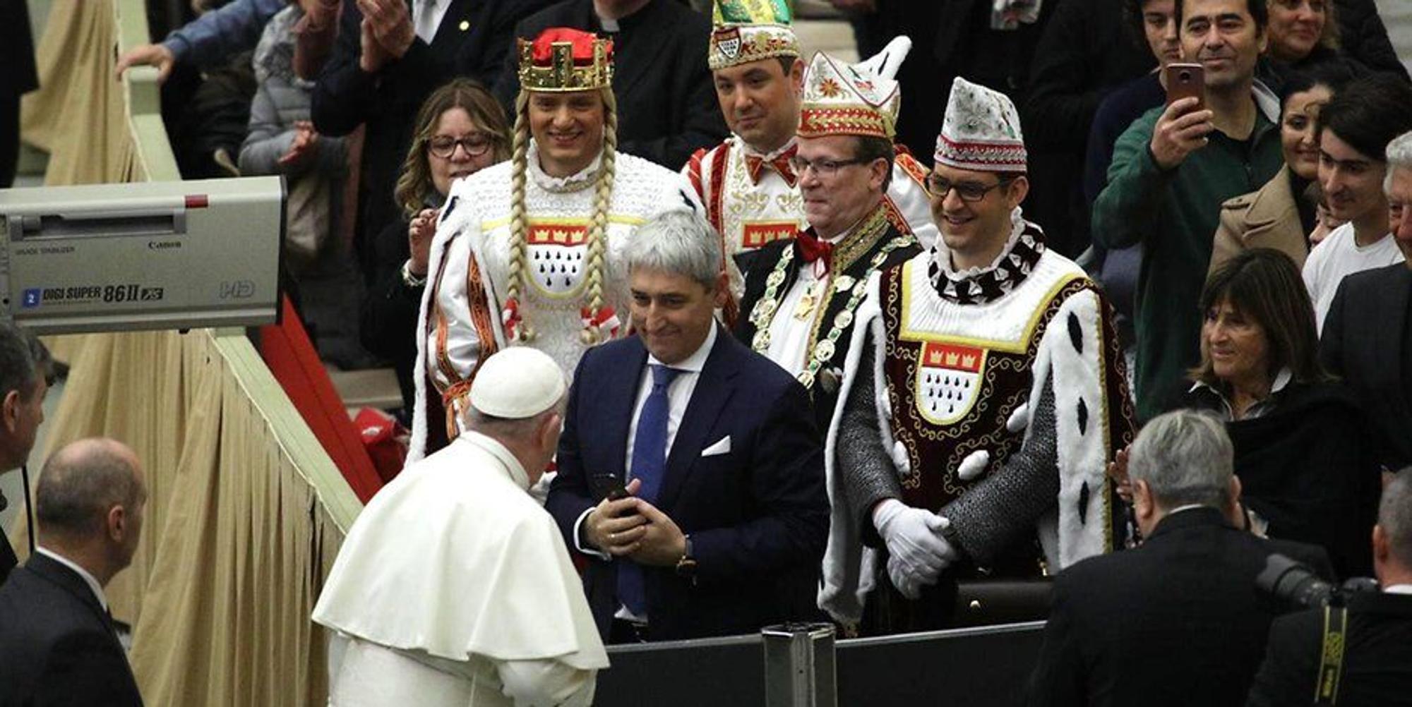 papst-franziskus-koelner-dreigestirn-190116