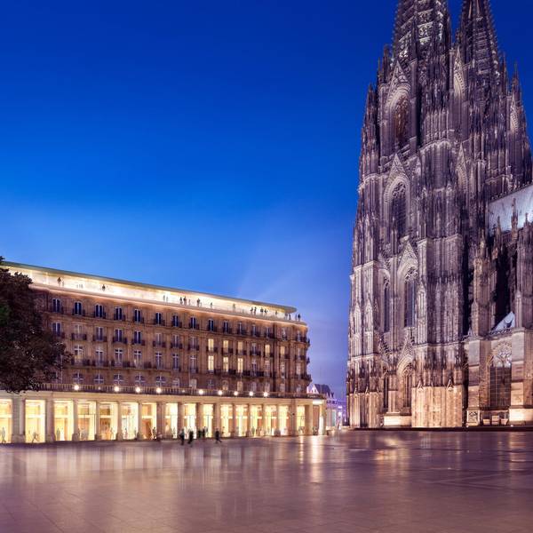 Dom-Hotel mit Dom Ingenhoven
