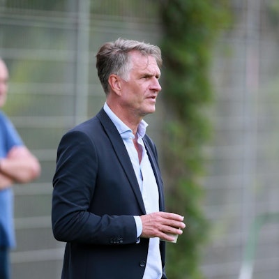 60F65DD6-77E8-43D1-9077-BB420D97E4D0