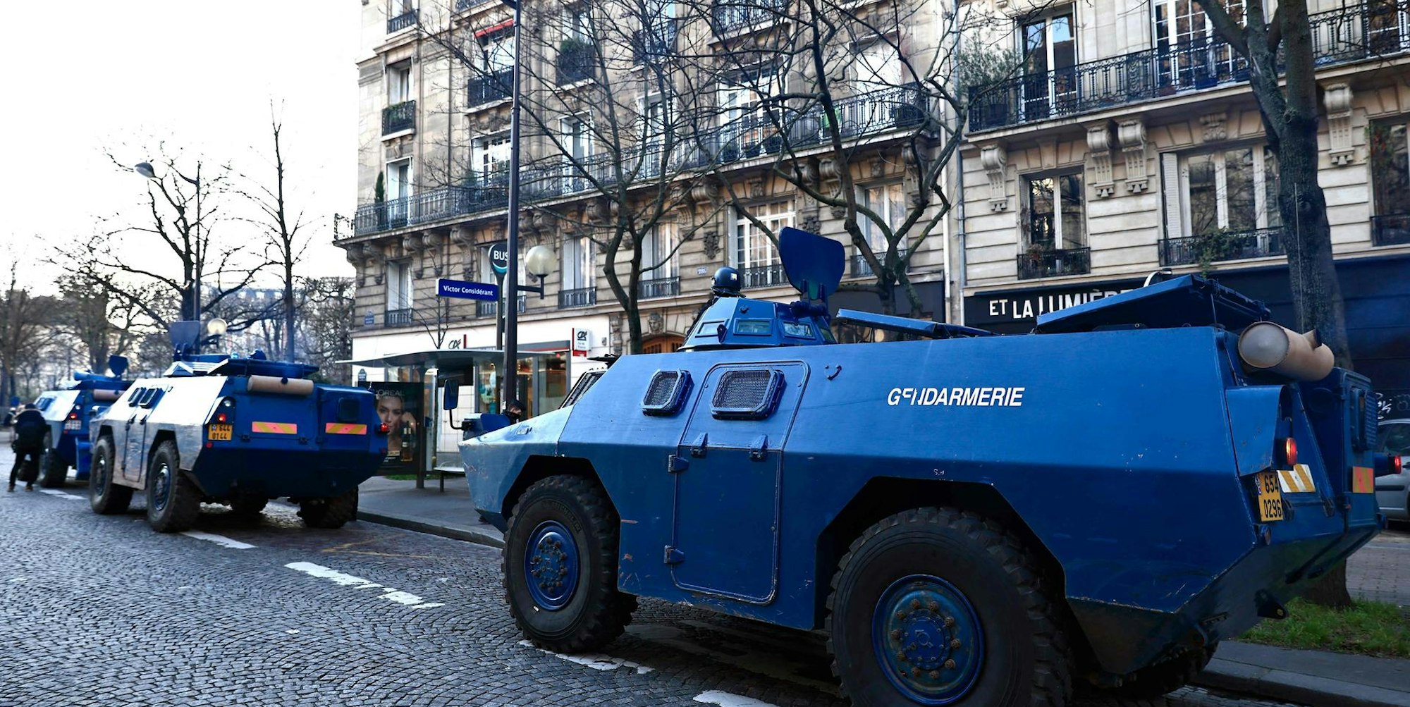Pariser Polizei sichert Stadt