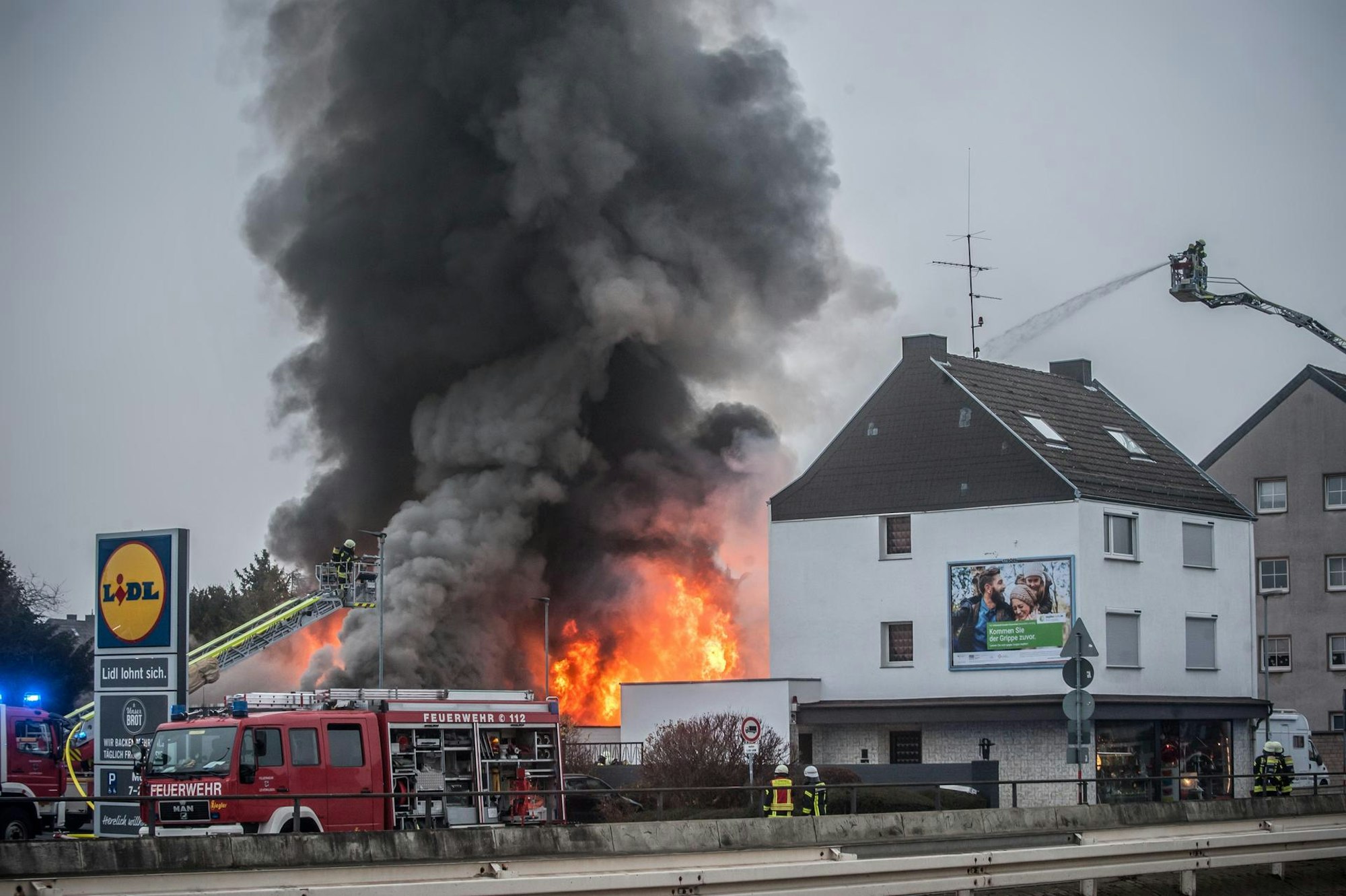 feuer-hardenbergstrasseLEV_rar_RLE_12162021ALF_6730