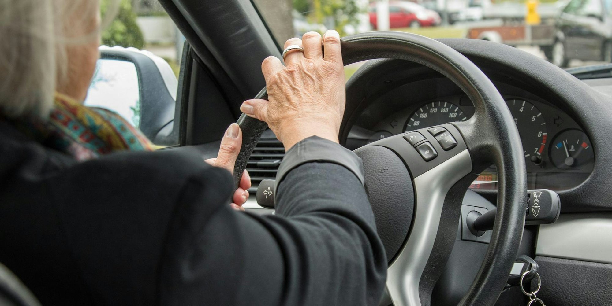 Abbiegen Unfall ohne Blinker