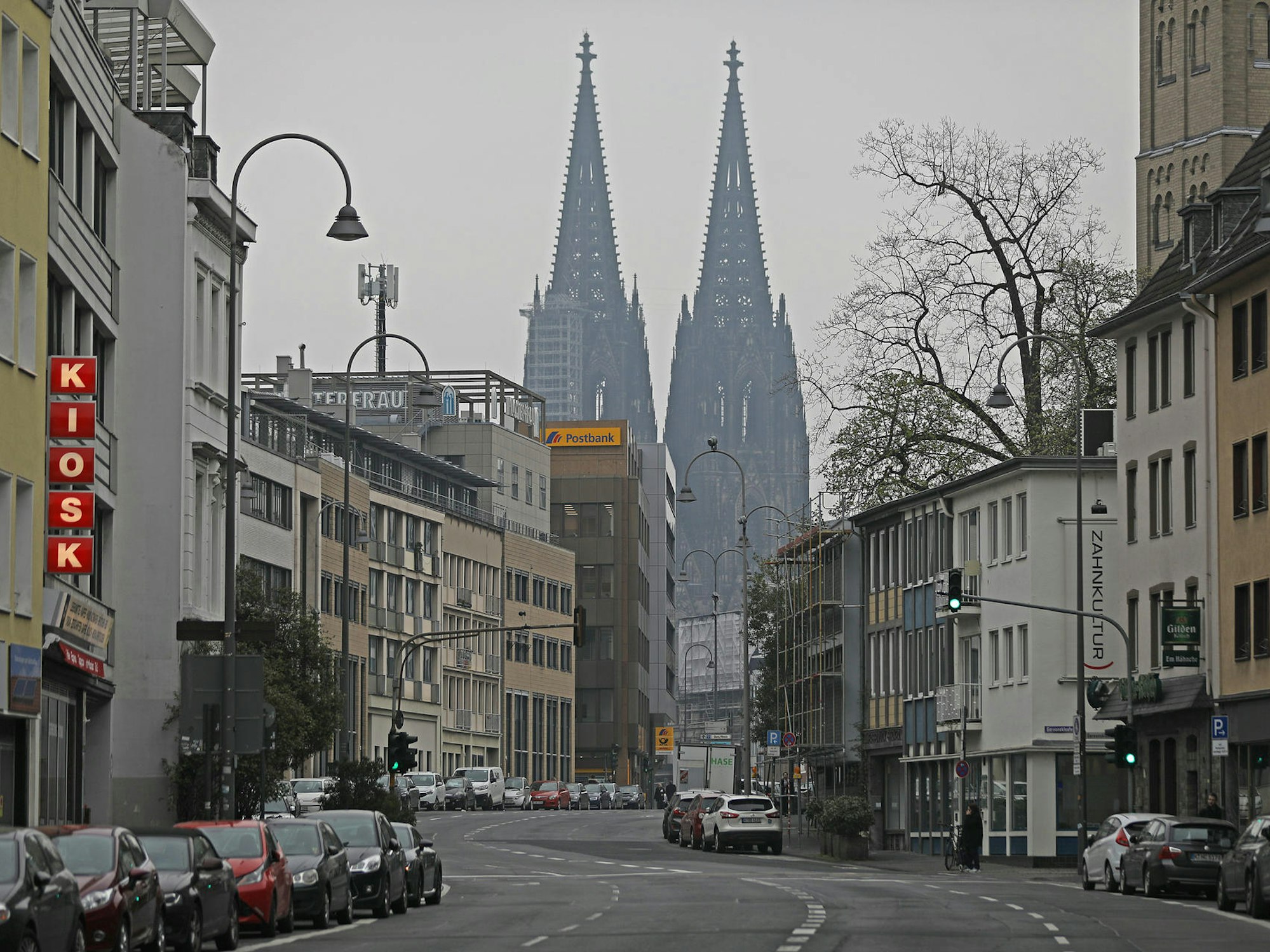 Dom Köln menschenleer