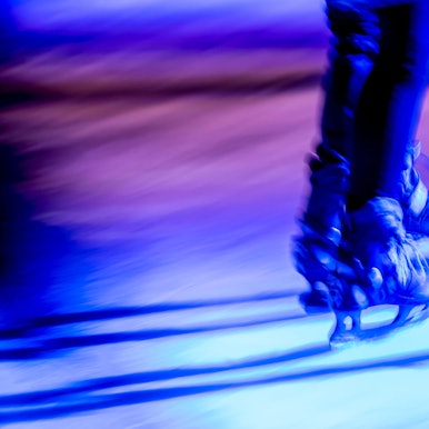 Eislaufen mit Schlittschuhen bei Eisdisco