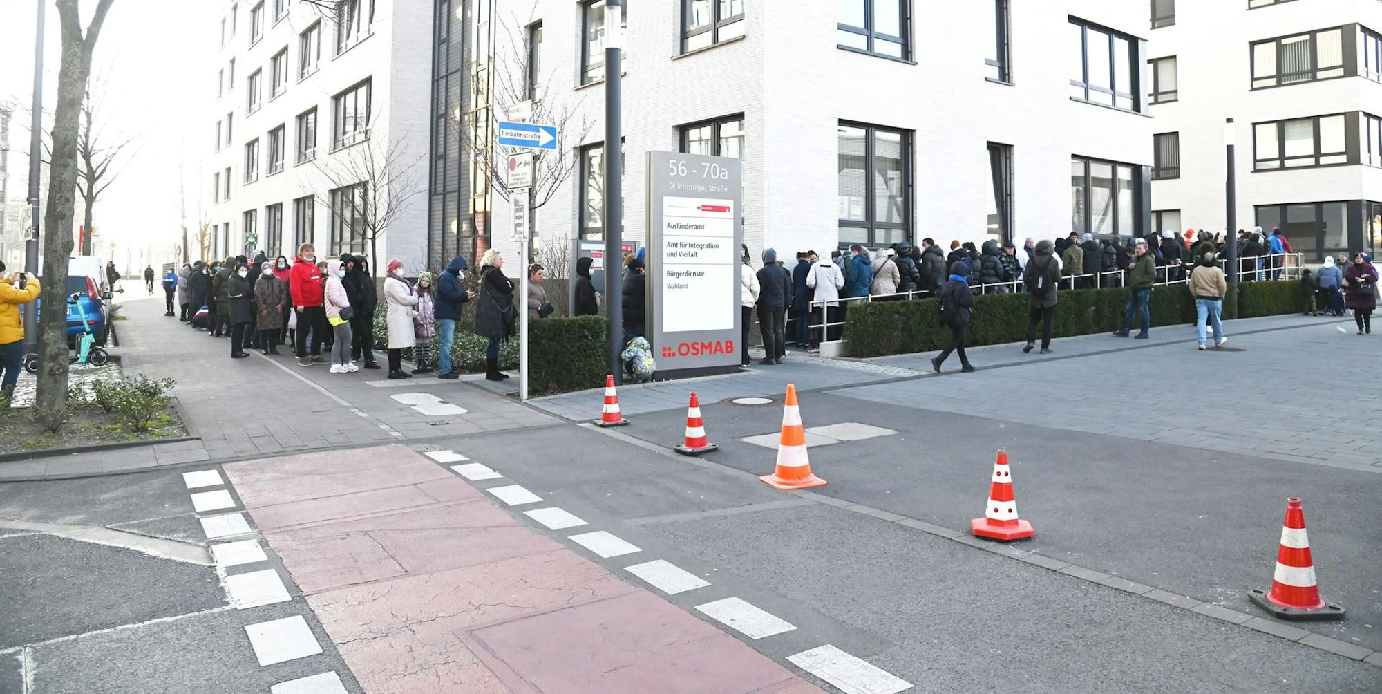 Warteschlange ZAB Schwaiger