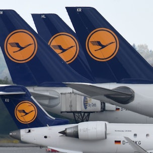 pic lufthansa symbol