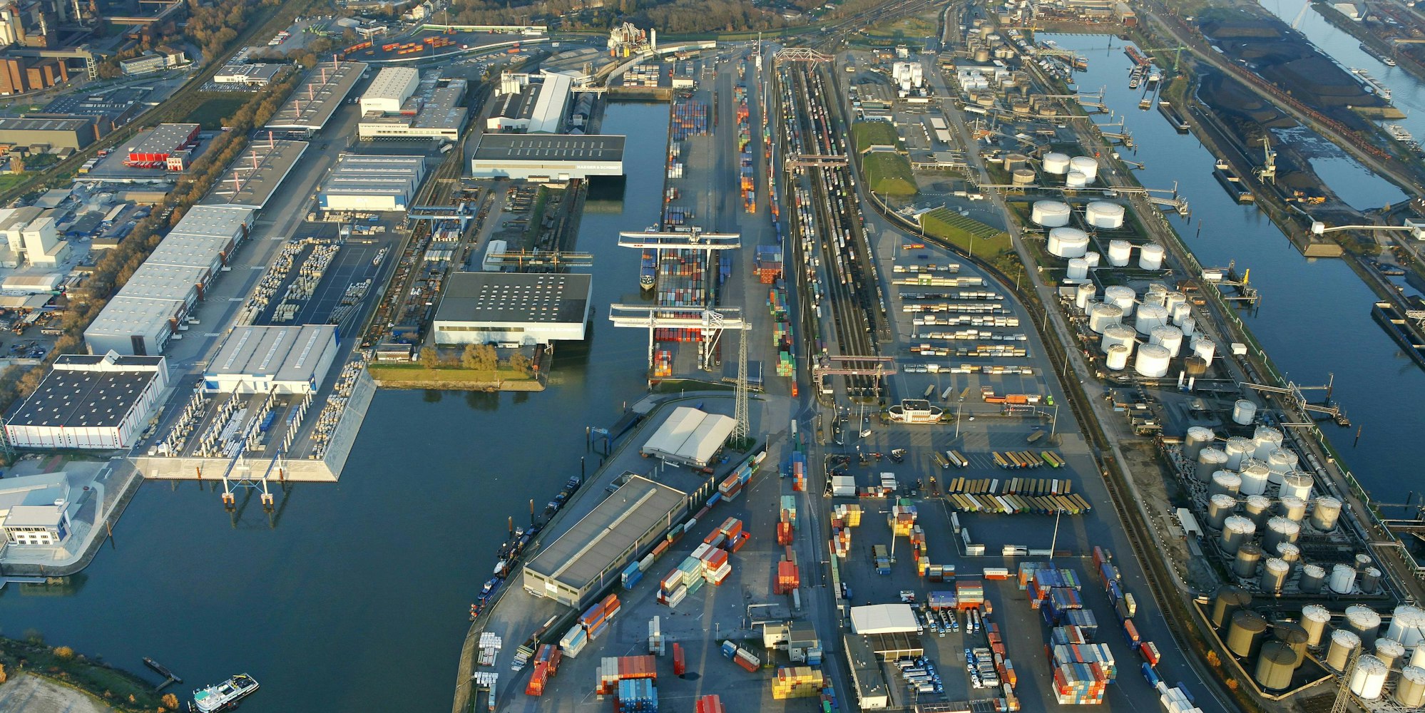 Hafen Duisburg imago Hans Blossey frei credit 54697926h