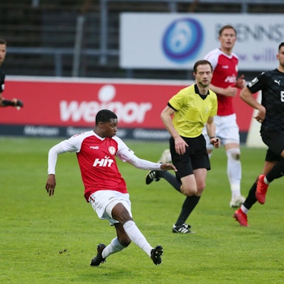 0FF573B0-4288-4A35-B8F1-01B9F551791B