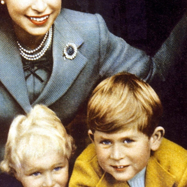 IMAGO Queen jung mit Kindern