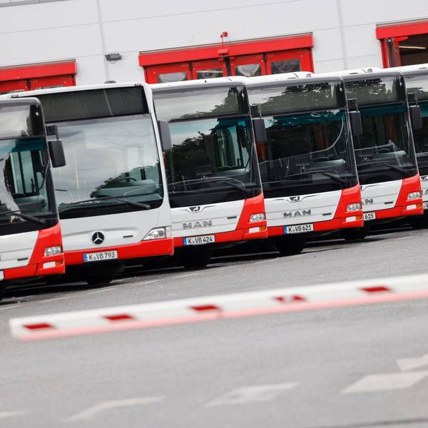 Busse KVB Betriebshof dpa