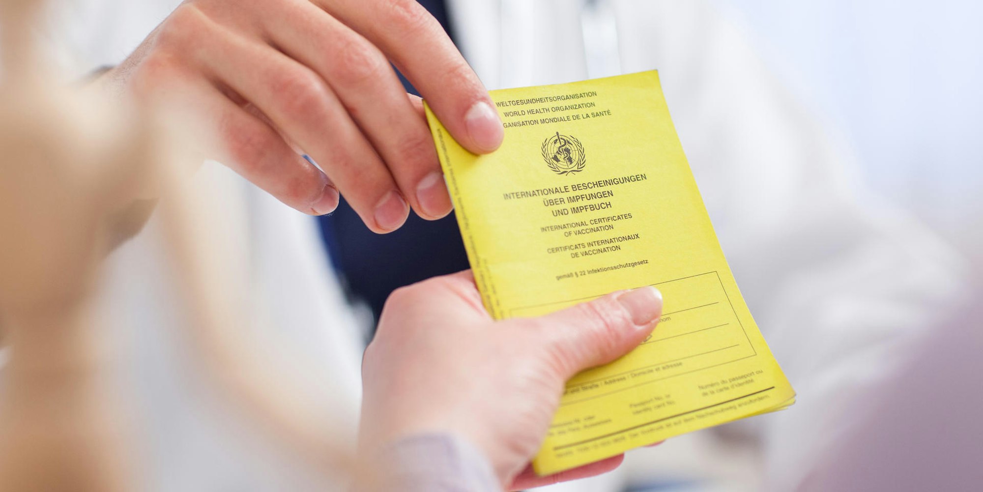 Impfpass für die Corona-Impfung dpa