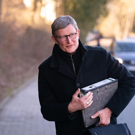 Woelki bei der Bischofskonferenz