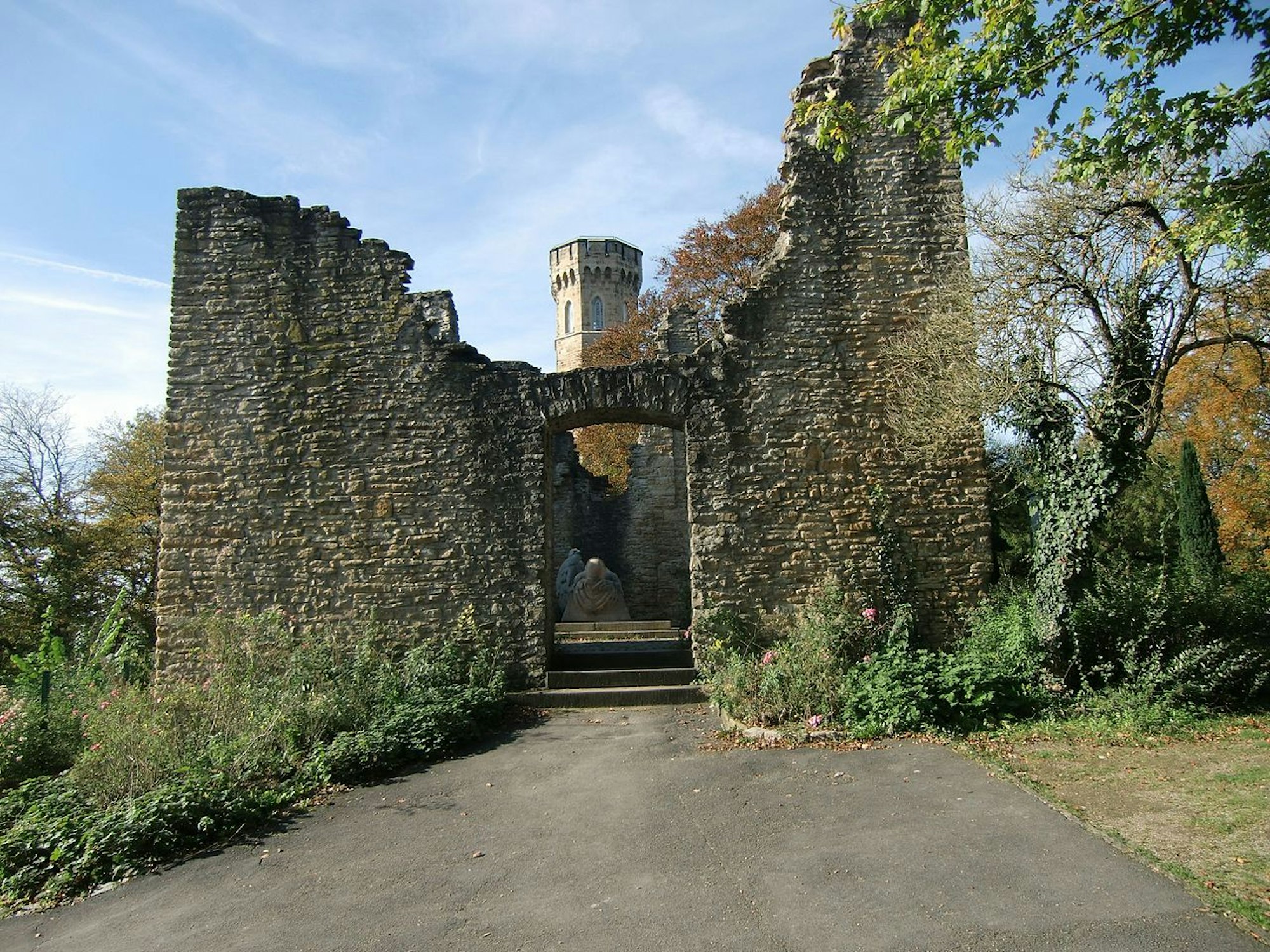 Burgruine_Hohensyburg Wiki Riessdo CC3.0