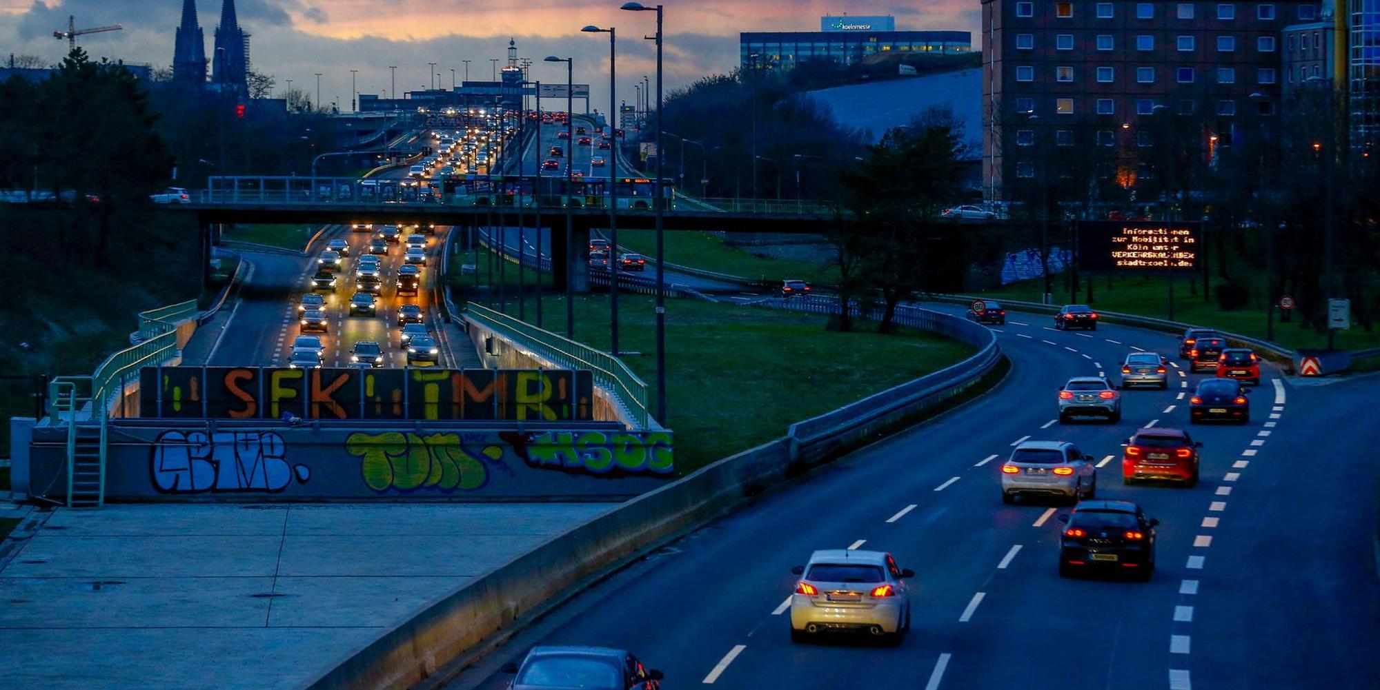 verkehr köln domblick
