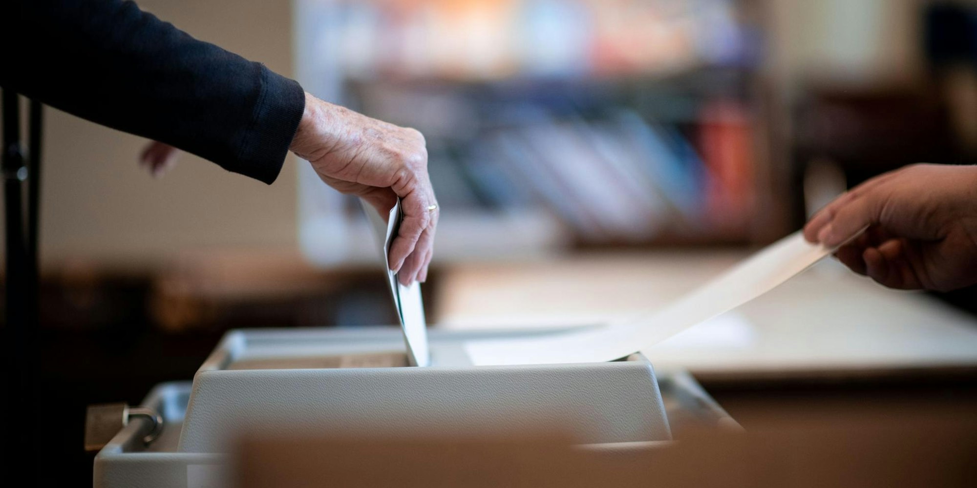Symbolbild-Wahlurne