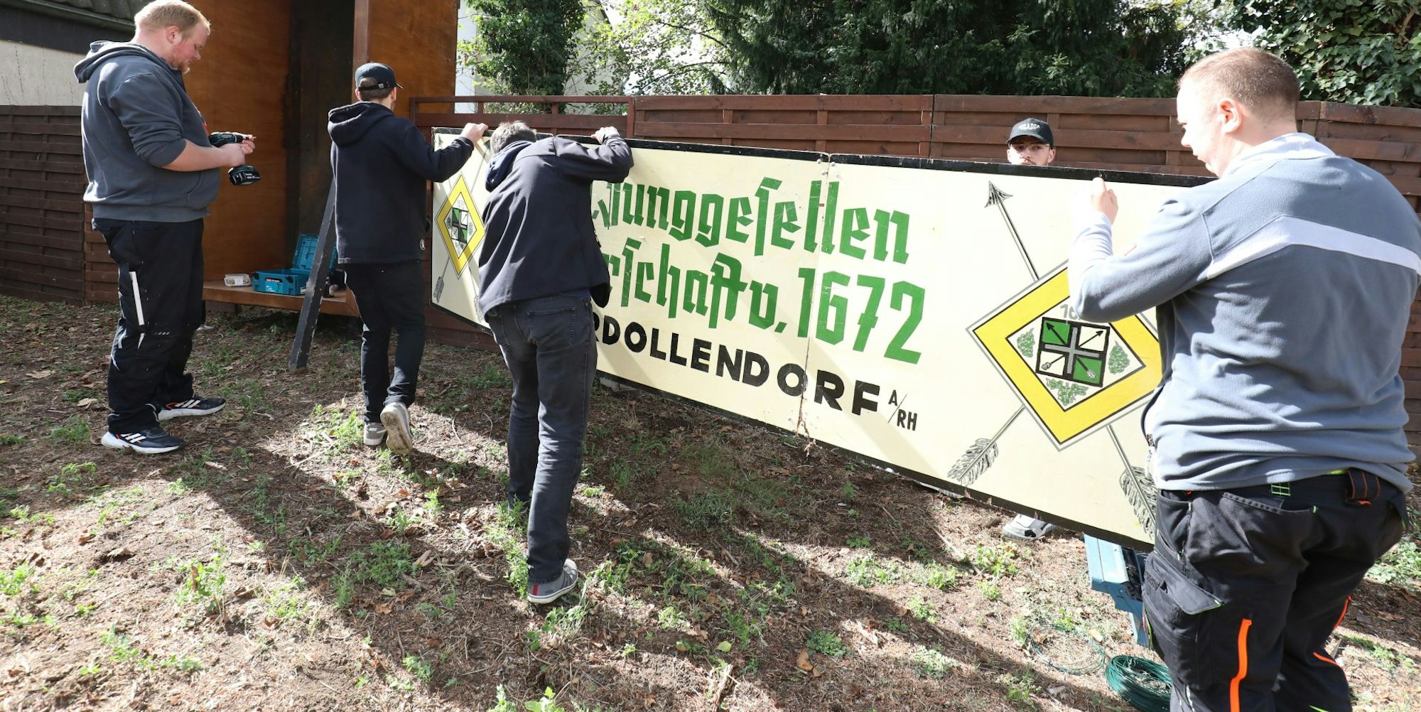 20220917-rkl-aufbau-junggesellenkirmes-niederdollendorf-1