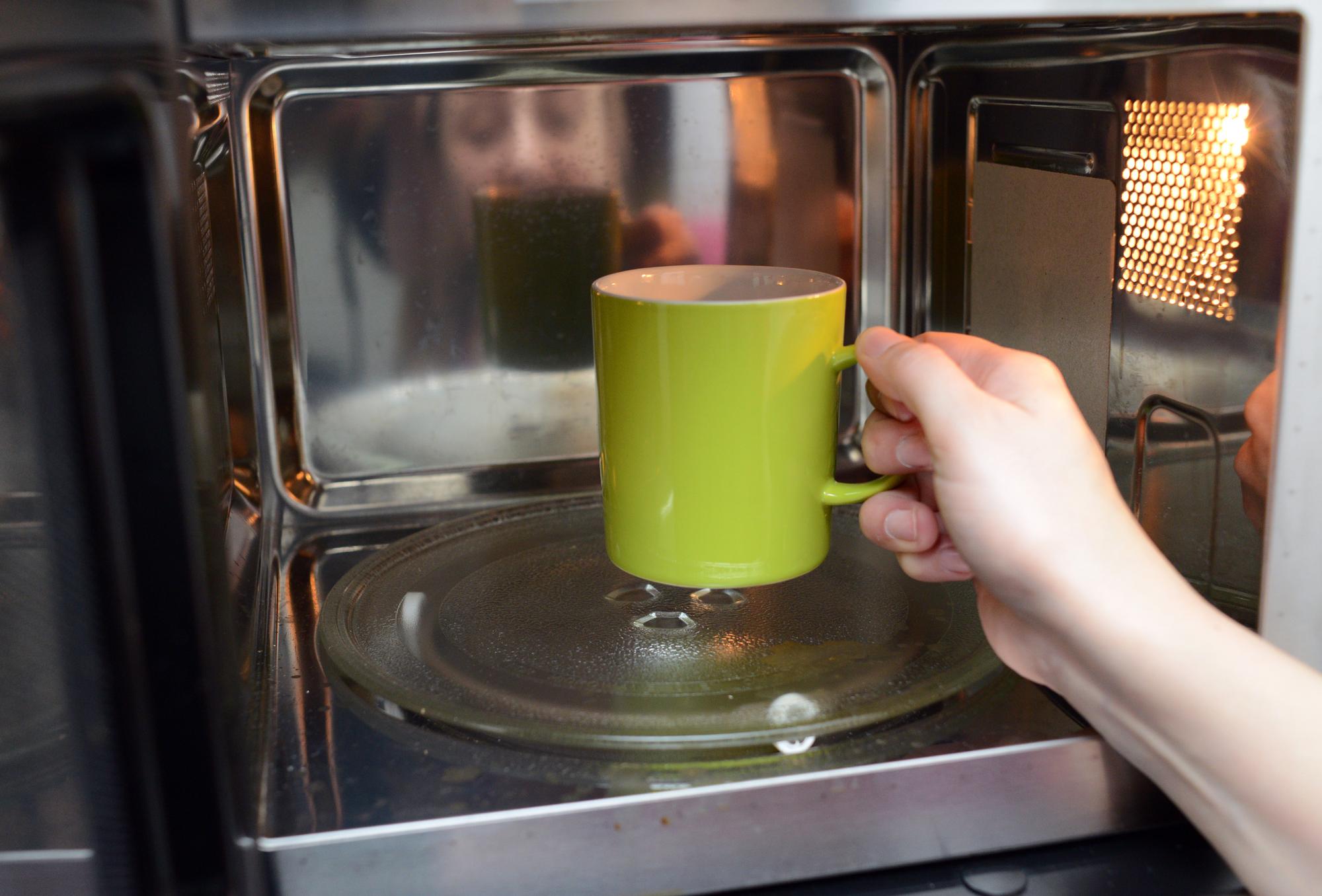 Tasse in Mikrowelle