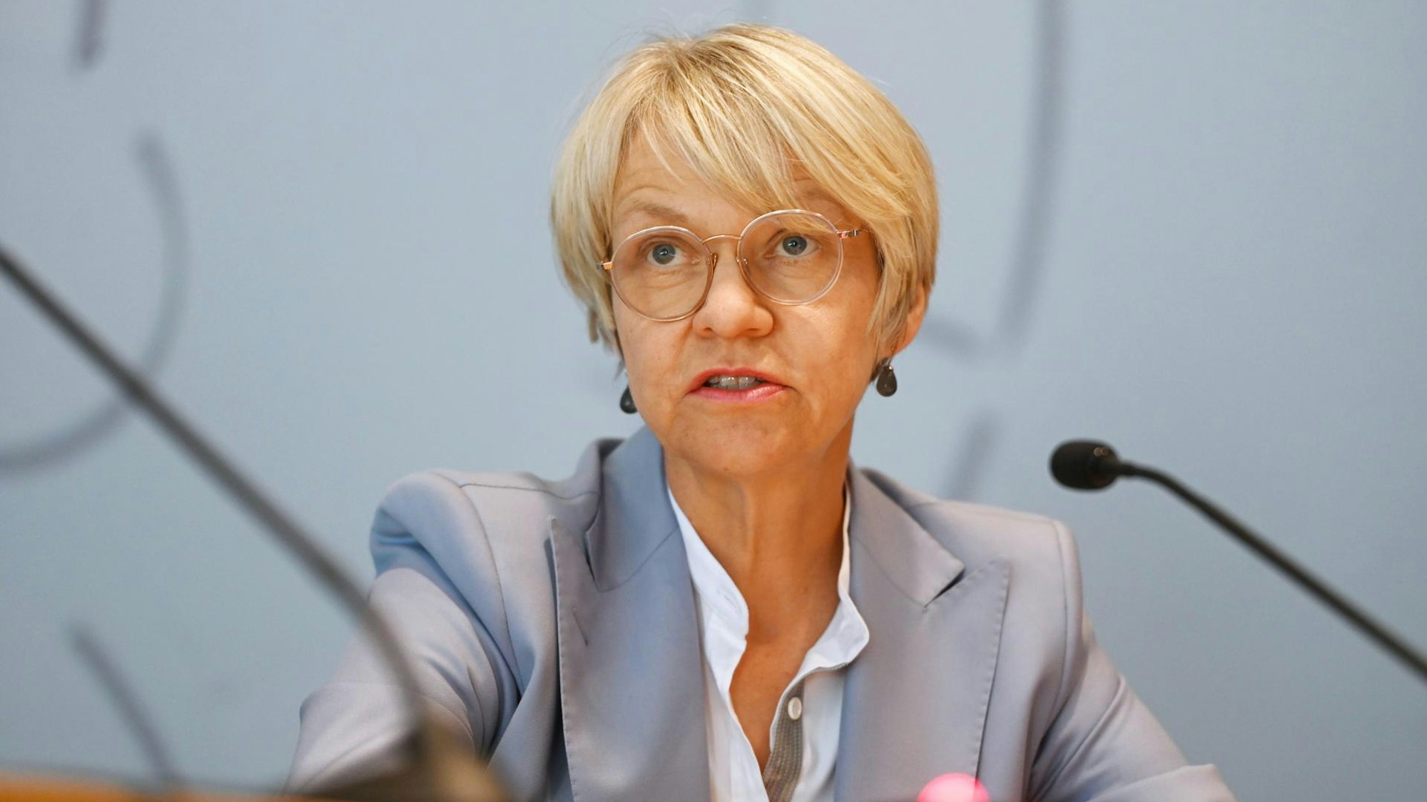 NRW-Schulministerin Dorothee Feller (CDU)