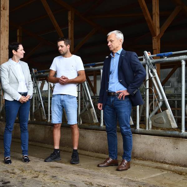 20220805_own_Silke Gorißen Ministerin für Landwirtschaft_zu Besuch auf ErlenhofO_1