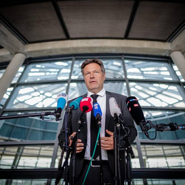 Habeck bei Presseerklärung