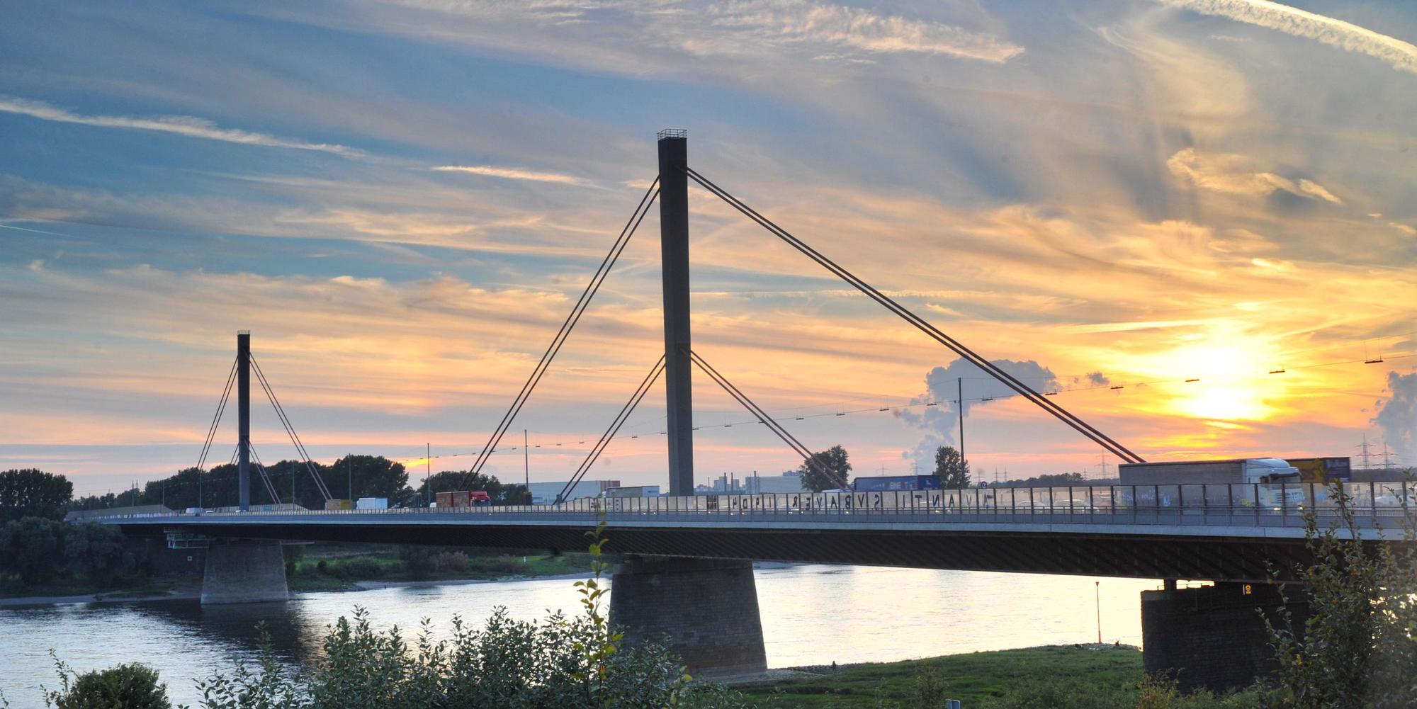 leverkusen-rheinbruecke-autobahn1-ALF_6710