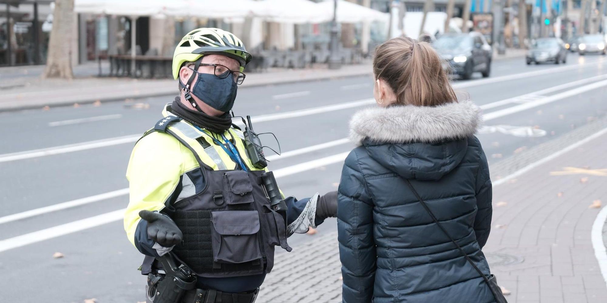 Polizei kontrolliert Radfahrer