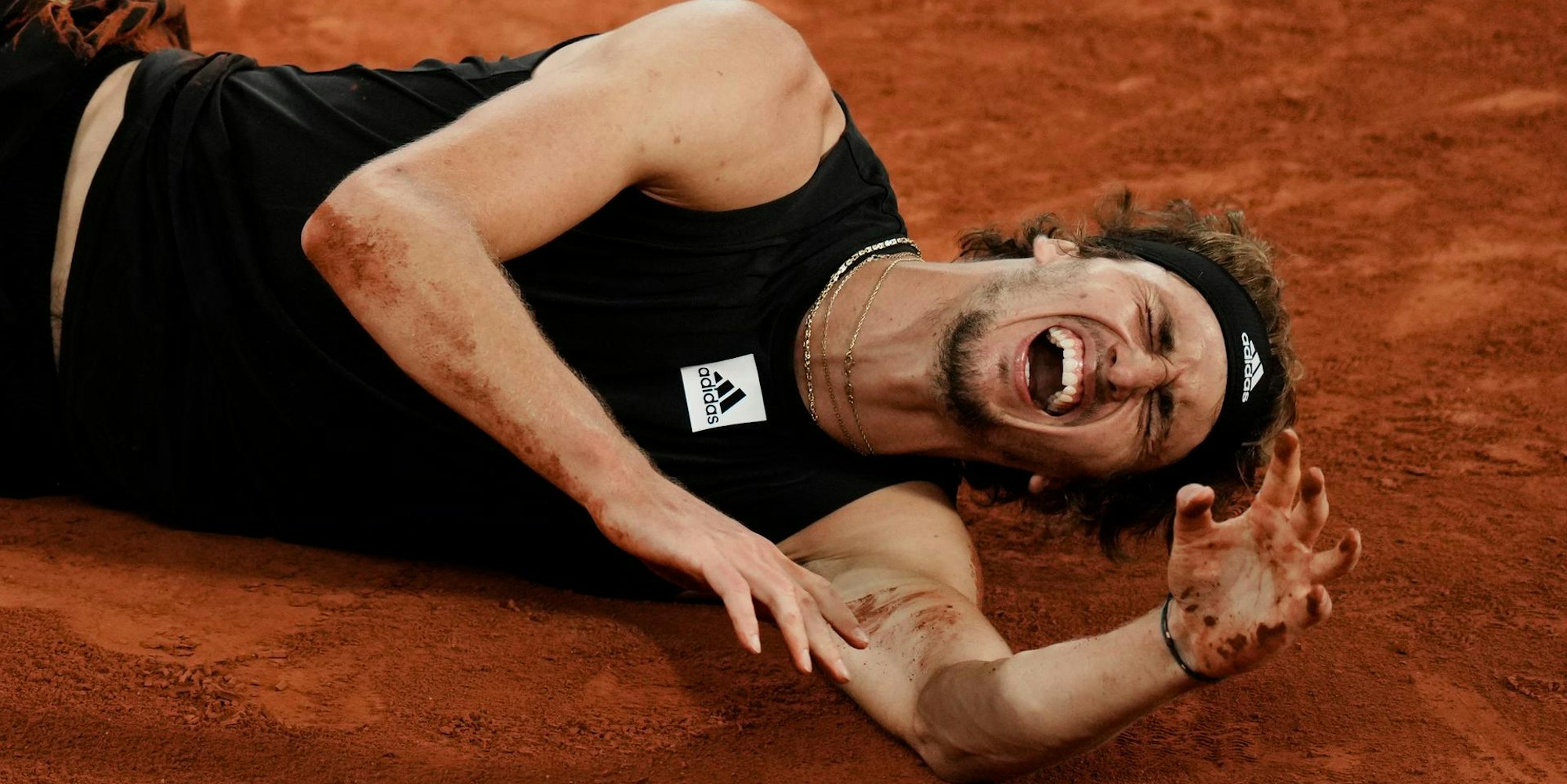 Zverev krümmt sich vor Schmerzen