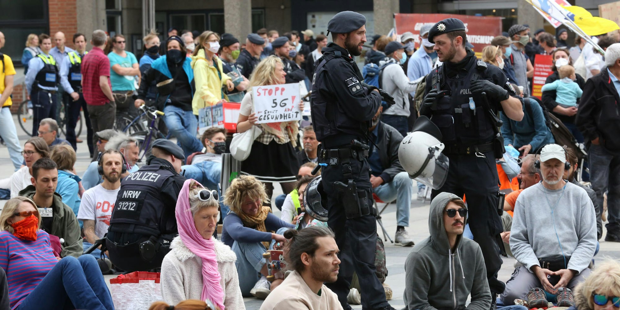 Corona-Demo am Dom
