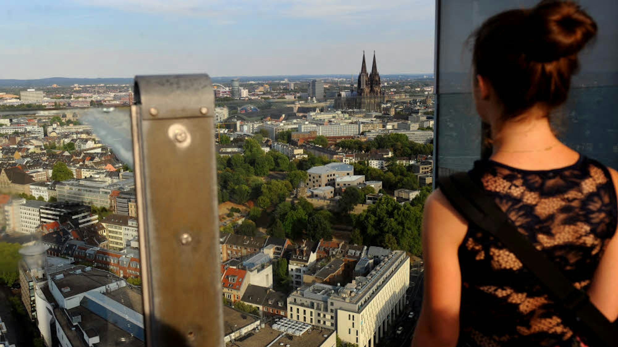 Der Ausblick auf Köln aus schwindelerregenden Höhen im 30. Stock.