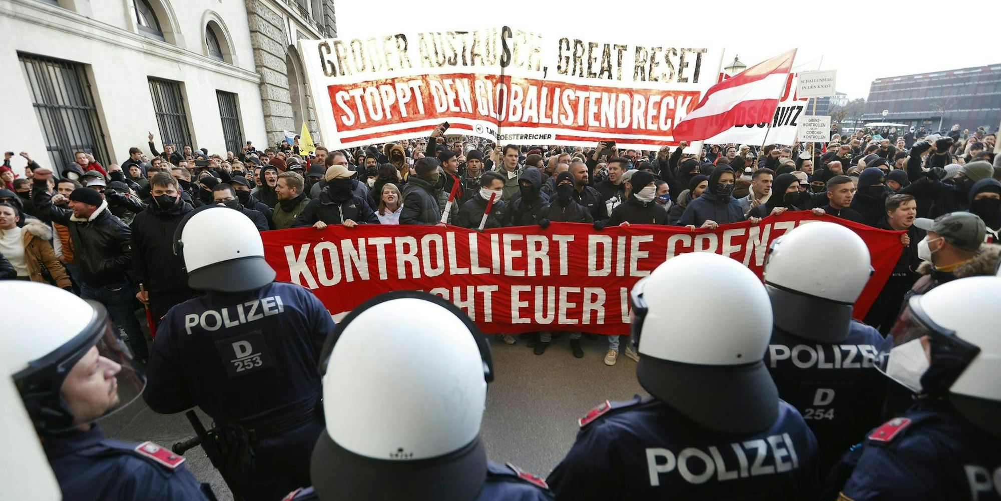 Polizei Wien Demo Nazis