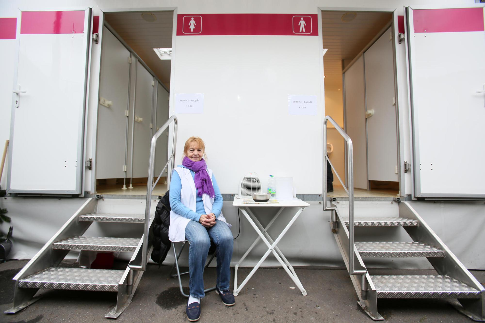 Weihnachtsmarkt Neumarkt Toiletten 1