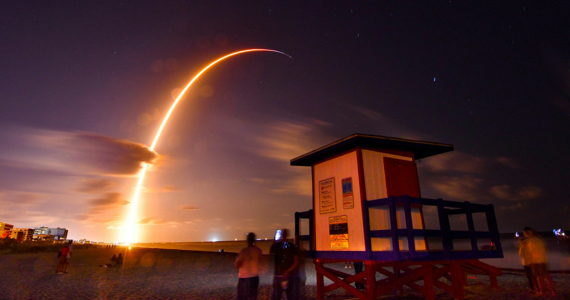 SpaceX Rakete Symbolbild 2