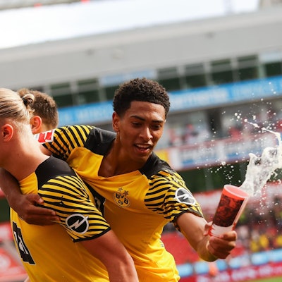 15DA6DF1-A89F-424F-84B6-C4E6562A8D12