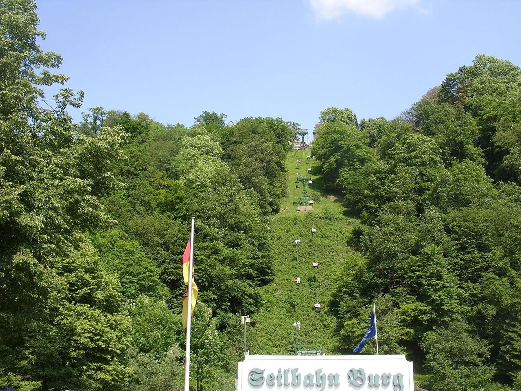 Schloss_Burg_wiki_André_Schäfer_CC2