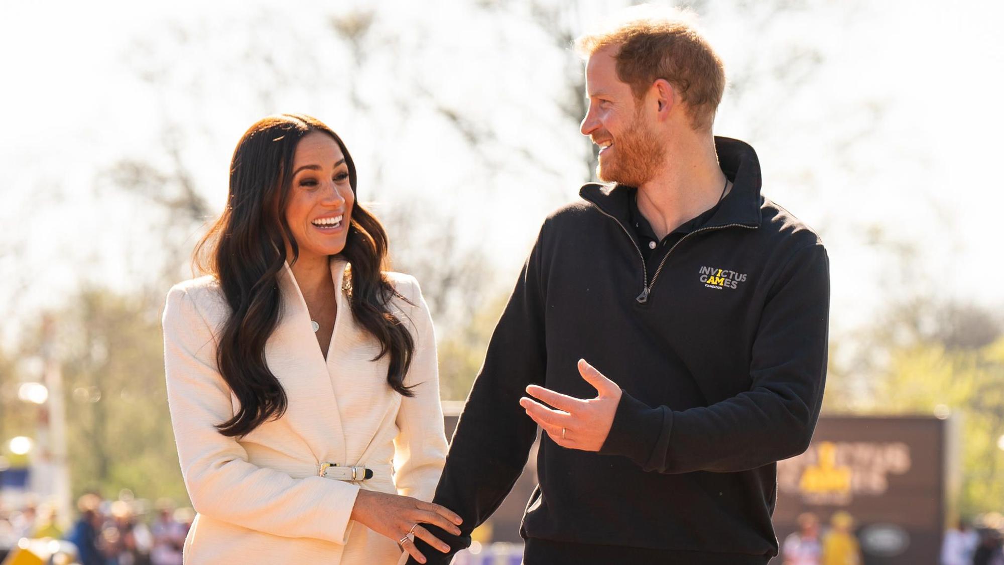 Prinz Harry und Herzogin Meghan bei einem öffentlichen Auftritt.