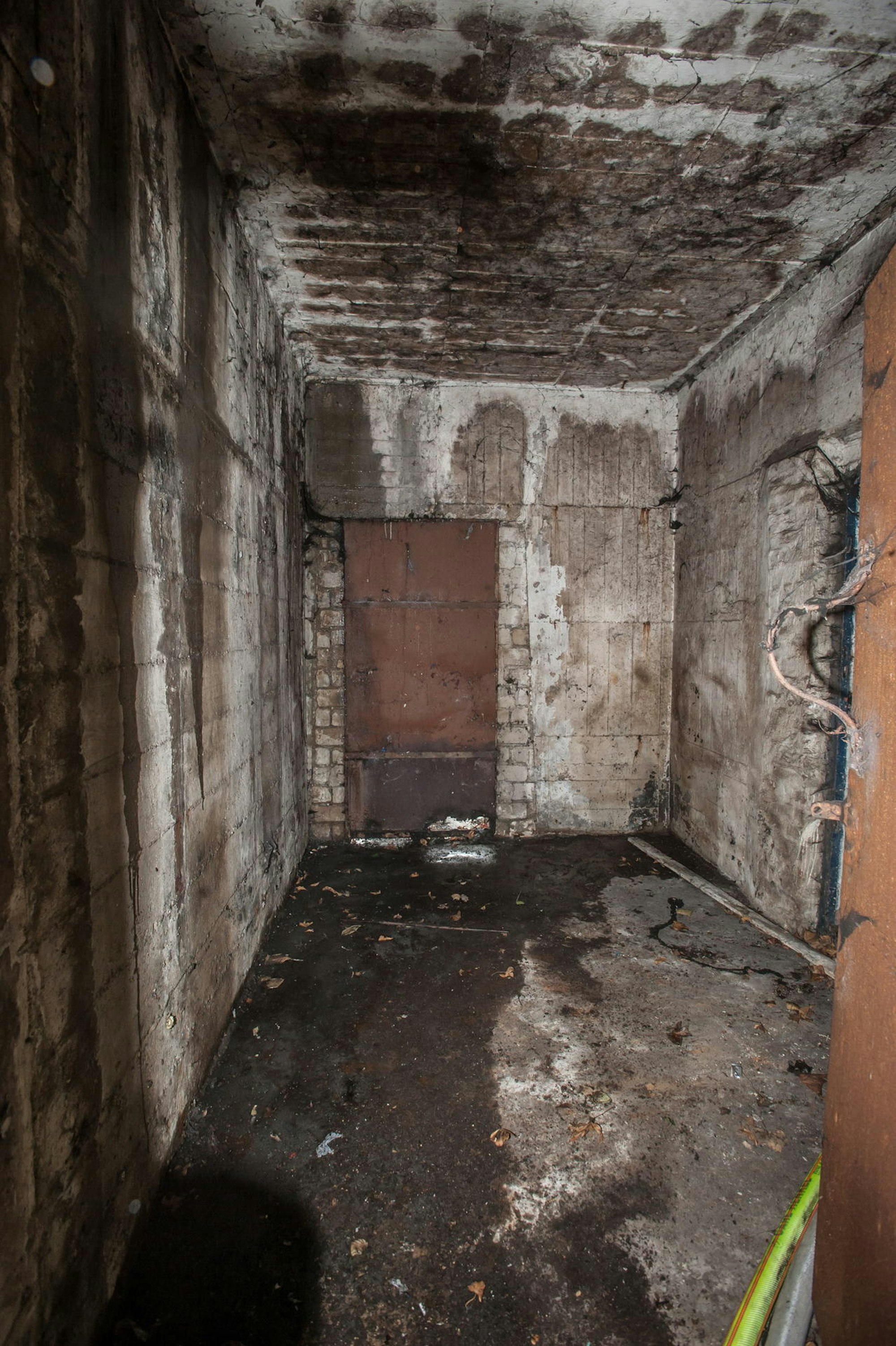 leverkusen-hochbunker-niederfeldstrasze-brannte--ALF_819